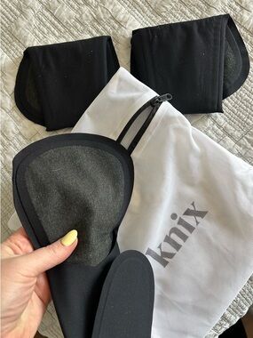 knix Black super leakproof reusable pads with snap backs+ White wash Pouch NEW!